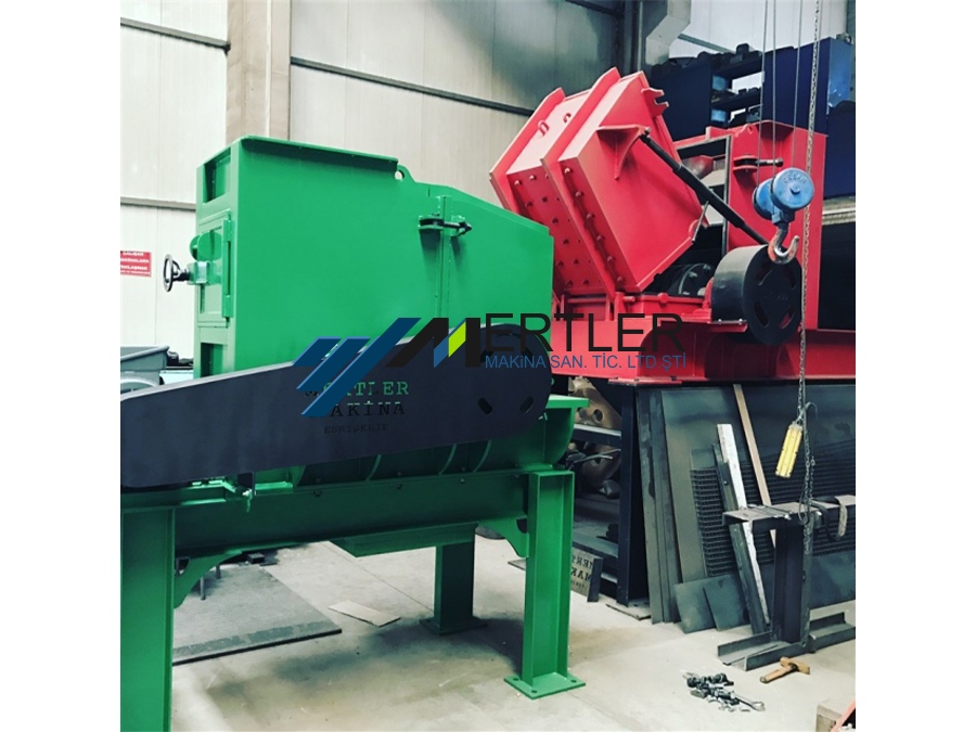 DK 700 Hammer Crusher
